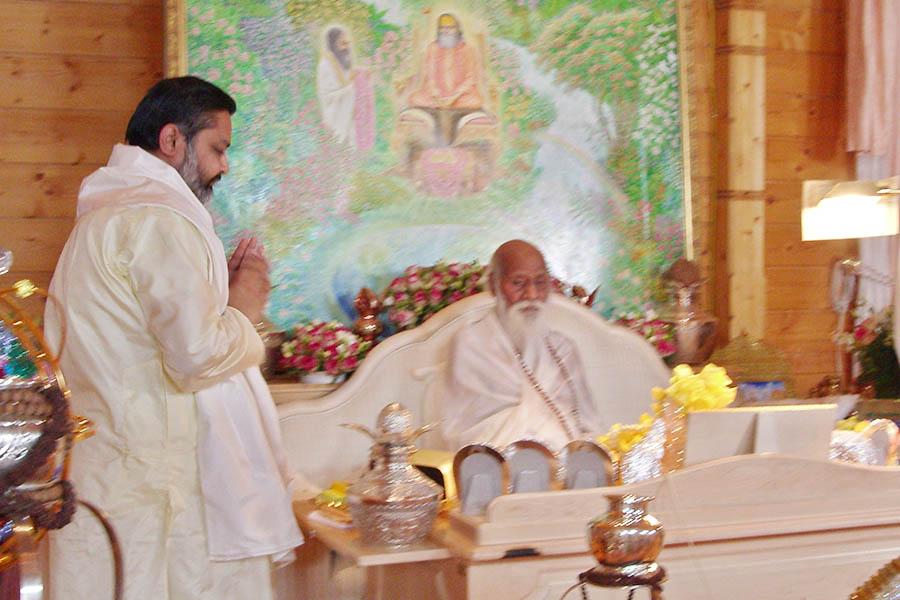 Brahmachari Girish Ji's birthday was celebrated in presence of His Holiness Maharishi Mahesh Yogi Ji at MERU campus Holland. Girish Ji offered garland to Maharishi Ji and in return he got blessings from Maharishi Ji.
